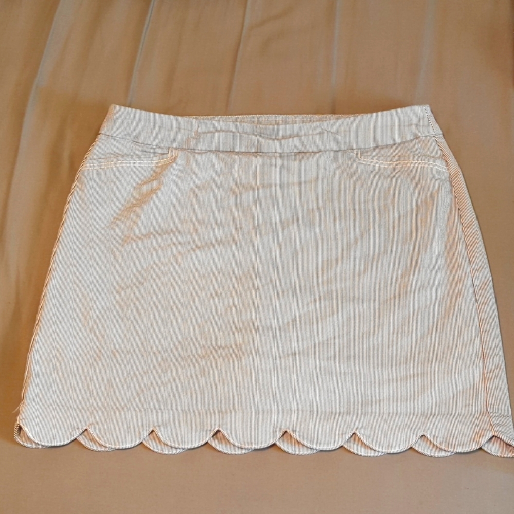 Navy blue /white pinstripe skort. Size 18, Croft and Barrow.